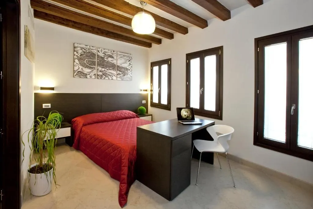 Margherita House Βενετία 2*,